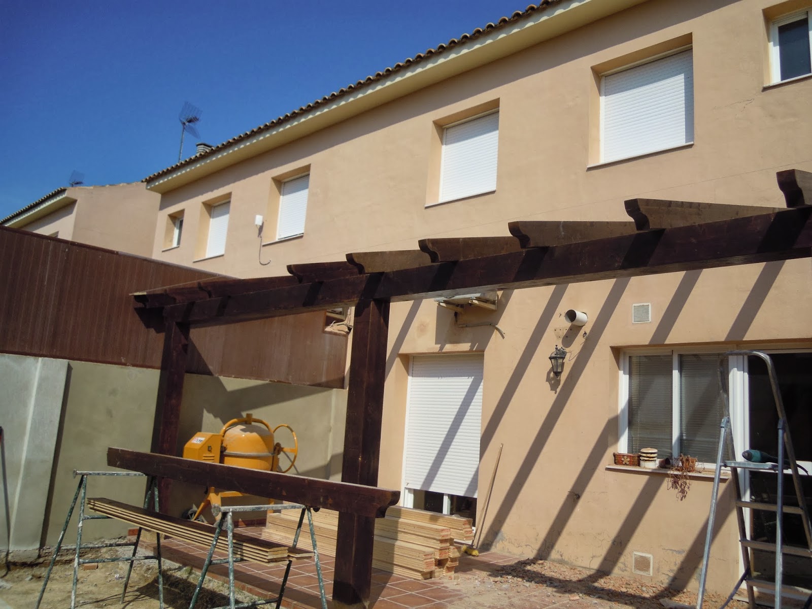 Mantenimiento y Reformas AljarafeSevilla MULTISERVICIOS Pergolas madera