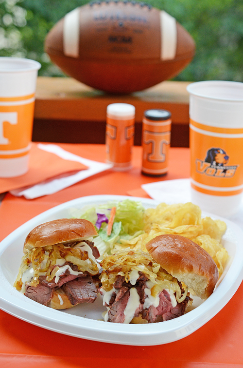 Flank Steak Sliders with Horseradish Gouda Cheese Sauce