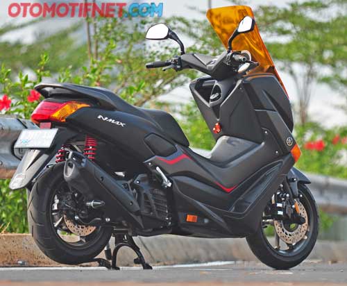 Foto Modifikasi Yamaha NMAX, Keren Pakai Tiga Warna Aja