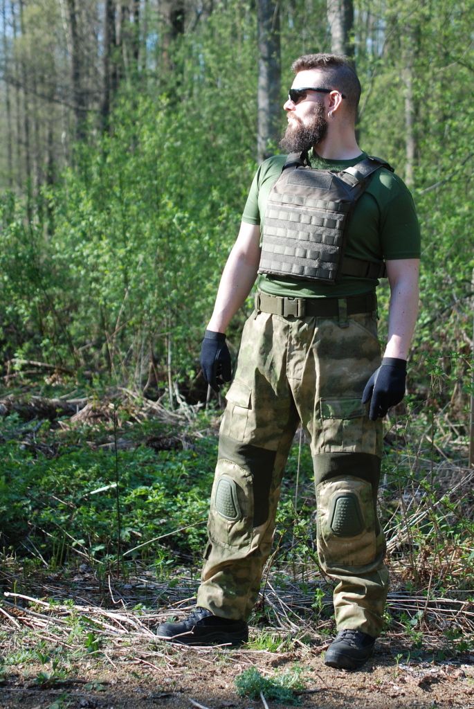 Let's Tech It From The Top: Gear Review: Invader Gear Armor Carrier and  Predator Combat Pants