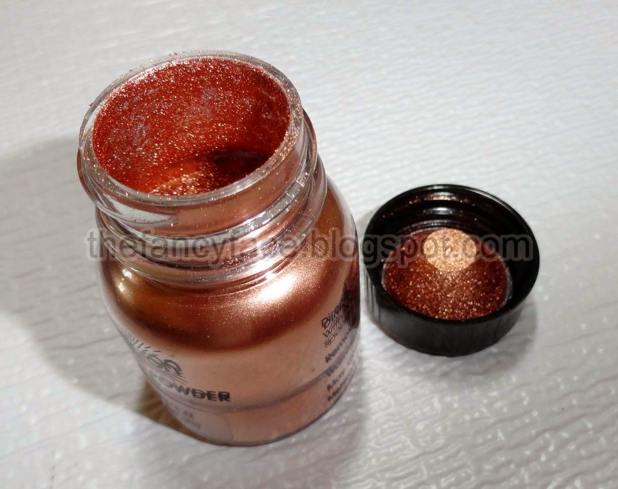 Justmylook.com - Everyone's favourites 🌸 @MehronUK Metallic Powder can be  used alone for a subtle sheer colour or mixed with Mehron Mixing Liquid to  create the intense colour of real liquid metal.