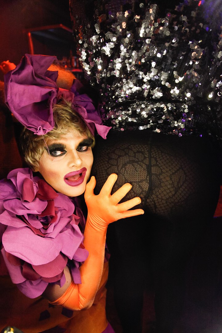 Фрик травести. Мадам жу пермь меню. Ресторан кондитерская. Мадам жужу евпатория. Мадам жу жу иваново.