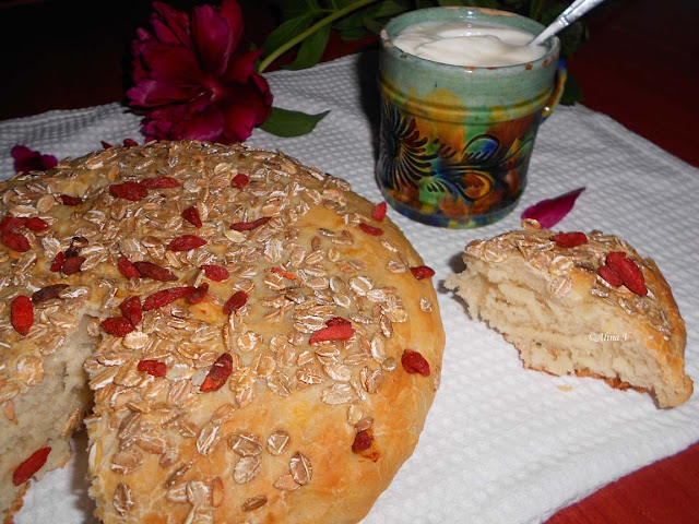 Paine cu iaurt si goji