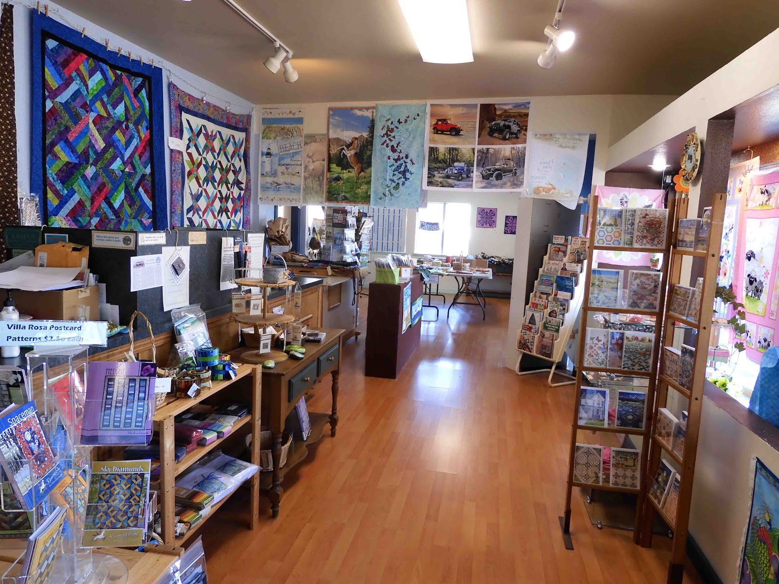 Cat Patches Quilt Shop Bandon, Oregon