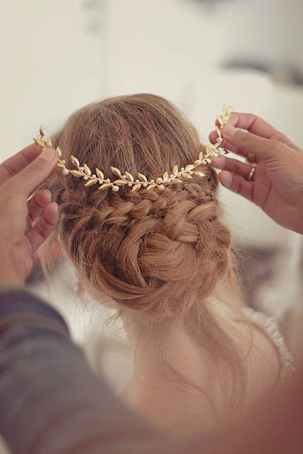 WHISPER blog: FOLHAS DE METAL #updo #penteado #diadema #tiara #folhas #acessorio #cabelo #hair