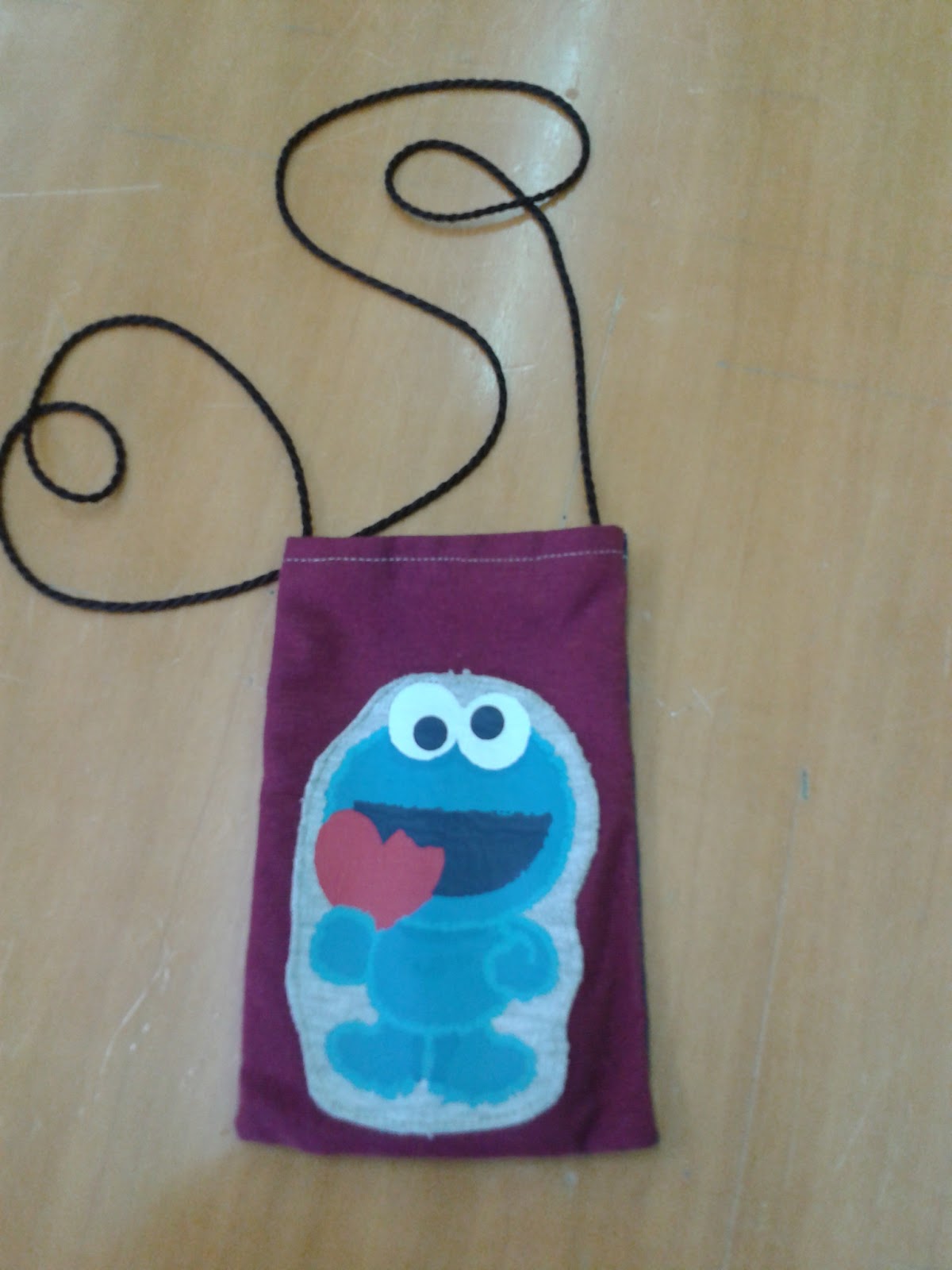 moda y complementos: Fundas para llevar colgado el móvil.