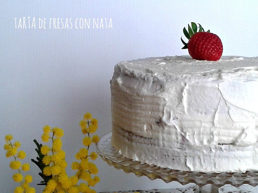 TARTA DE FRESAS CON NATA (crema de leche)