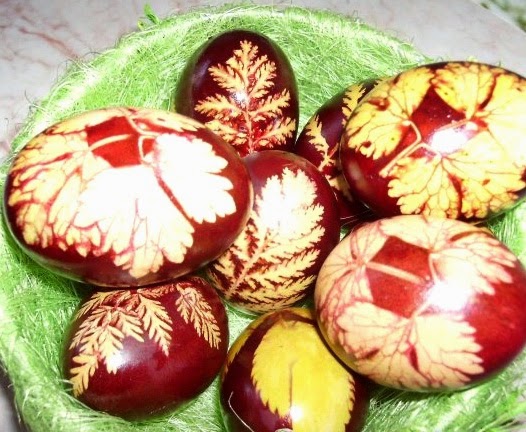 Ouă vopsite în mod tradiţional