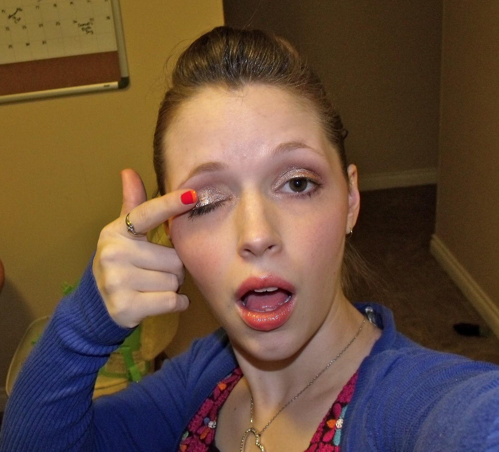 Little Chic Mama Finger Painting with MakeUp