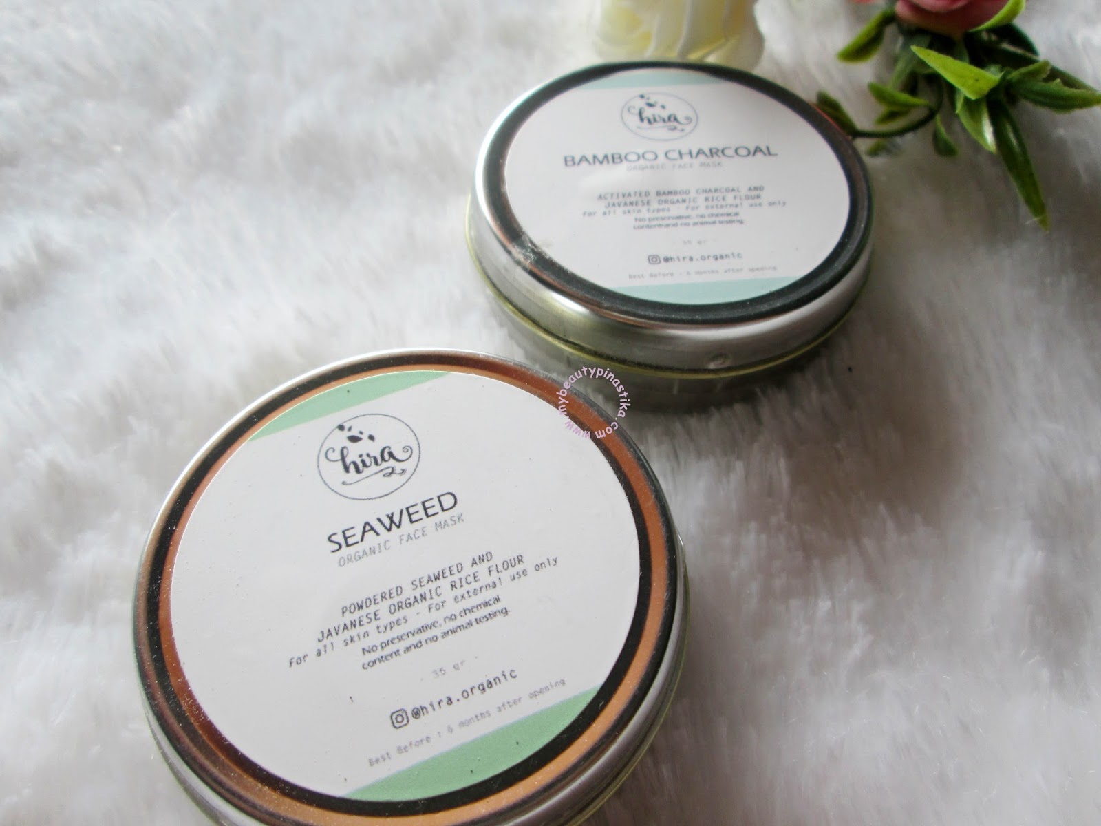 Download Pinastika Beauty Blog Seaweed Bamboo Charcoal Organic Face Mask By Hira Organic Review PSD Mockup Templates