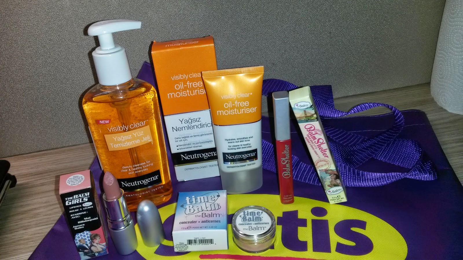 Elya�nın Sırlarına Hoşgeldiniz Gratis ve rossman alışverişi