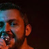 Cantor sertanejo morre em acidente entre carro e moto