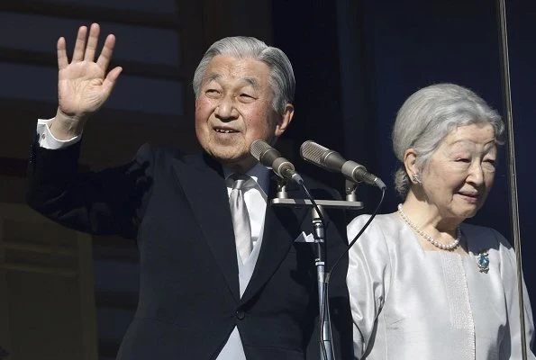 Empress Michiko, Crown Prince Naruhito, Crown Princess Masako, Prince Akishino, Princess Kiko, Princess Mako and Princess Kako