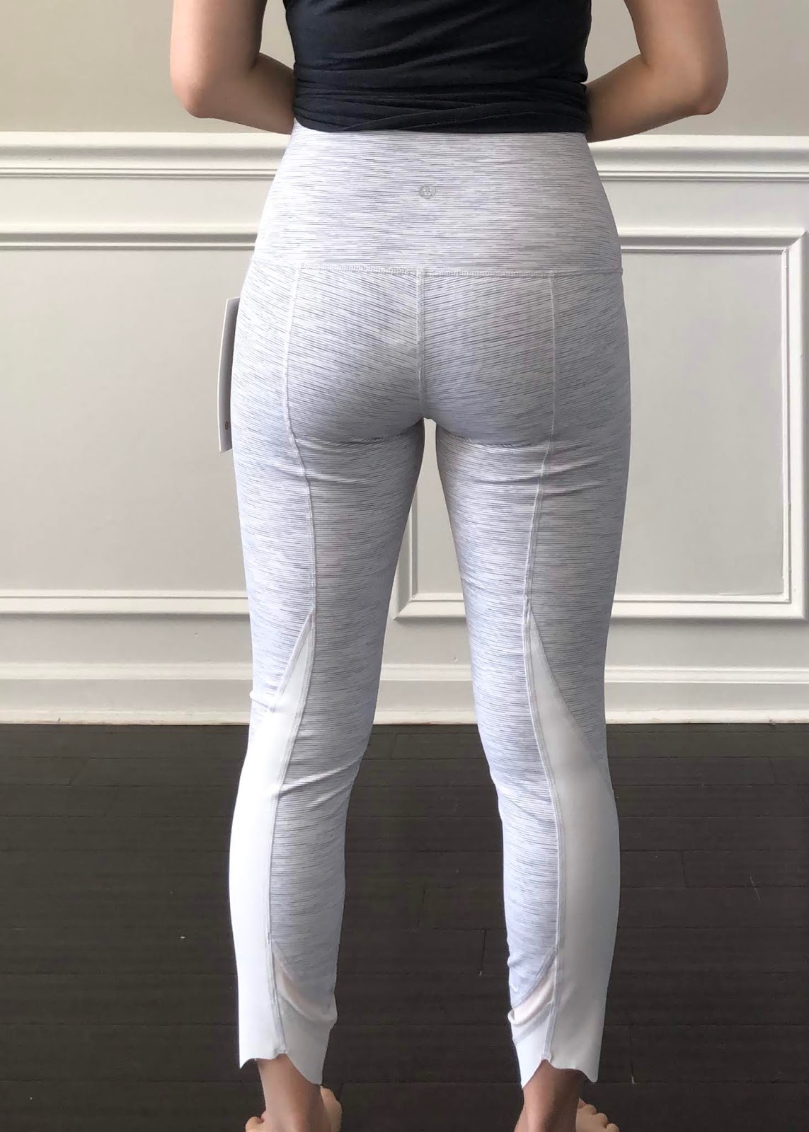 Lululemon Wunder Under Crop High Rise Scallop Full-on 23 *Luxtreme Size: 6