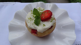 Muffins cu capsuni si lime