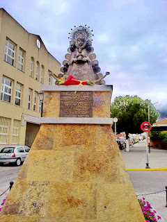 San Juan de Aznalfarache - Monumento a la Virgen del Rocío 01