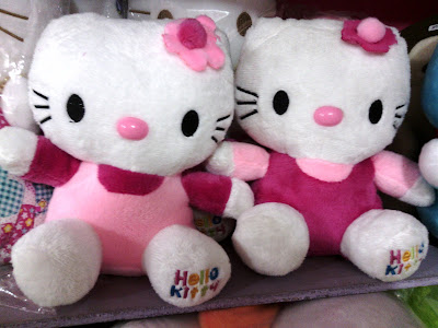 Bantal Hello Kitty Kecil Size S