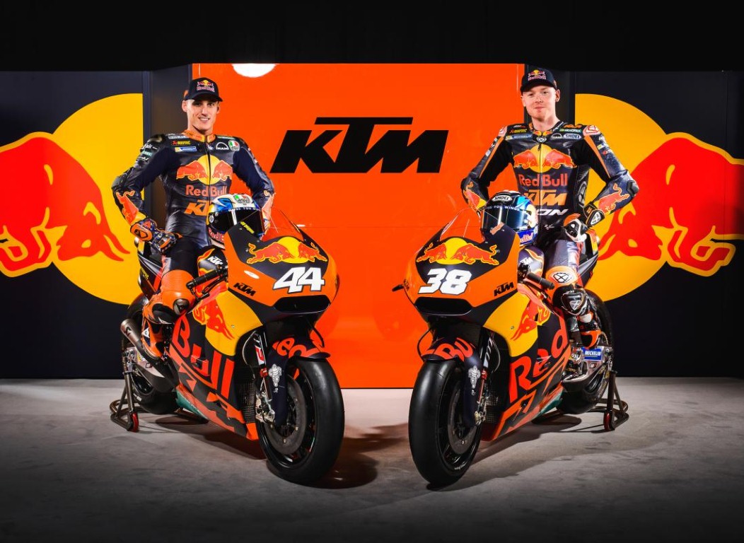 MotoGP 2017 : Tim Red Bull KTM Factory Racing resmi memperkenalkan diri, warna motornya eye catching sob