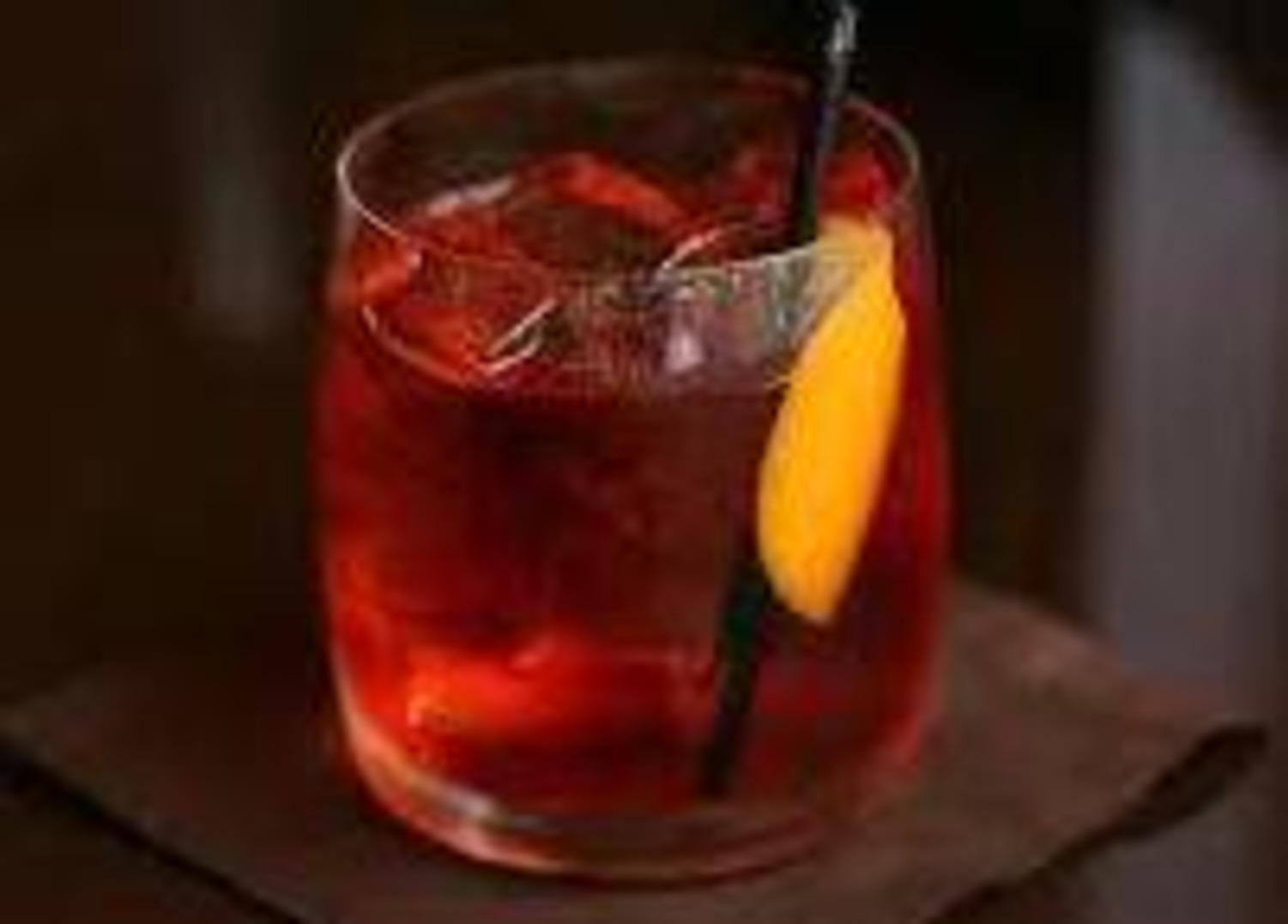 Martini Drinks 1. Negroni bianco, 2. Aviation, 3. Clover club, 4