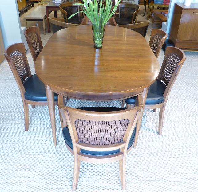 MICHAEL THOMAS Henredon Dining Table and Chairs