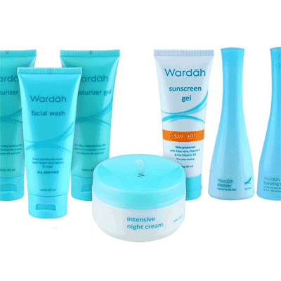 Pelopor Make Up Halal: Wardah Pelopor Make Up Halal: Wardah