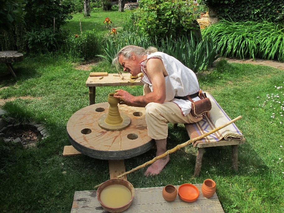 ARS CRETARIAE ARCHEOCERAMIQUE Potiers et tourneurs