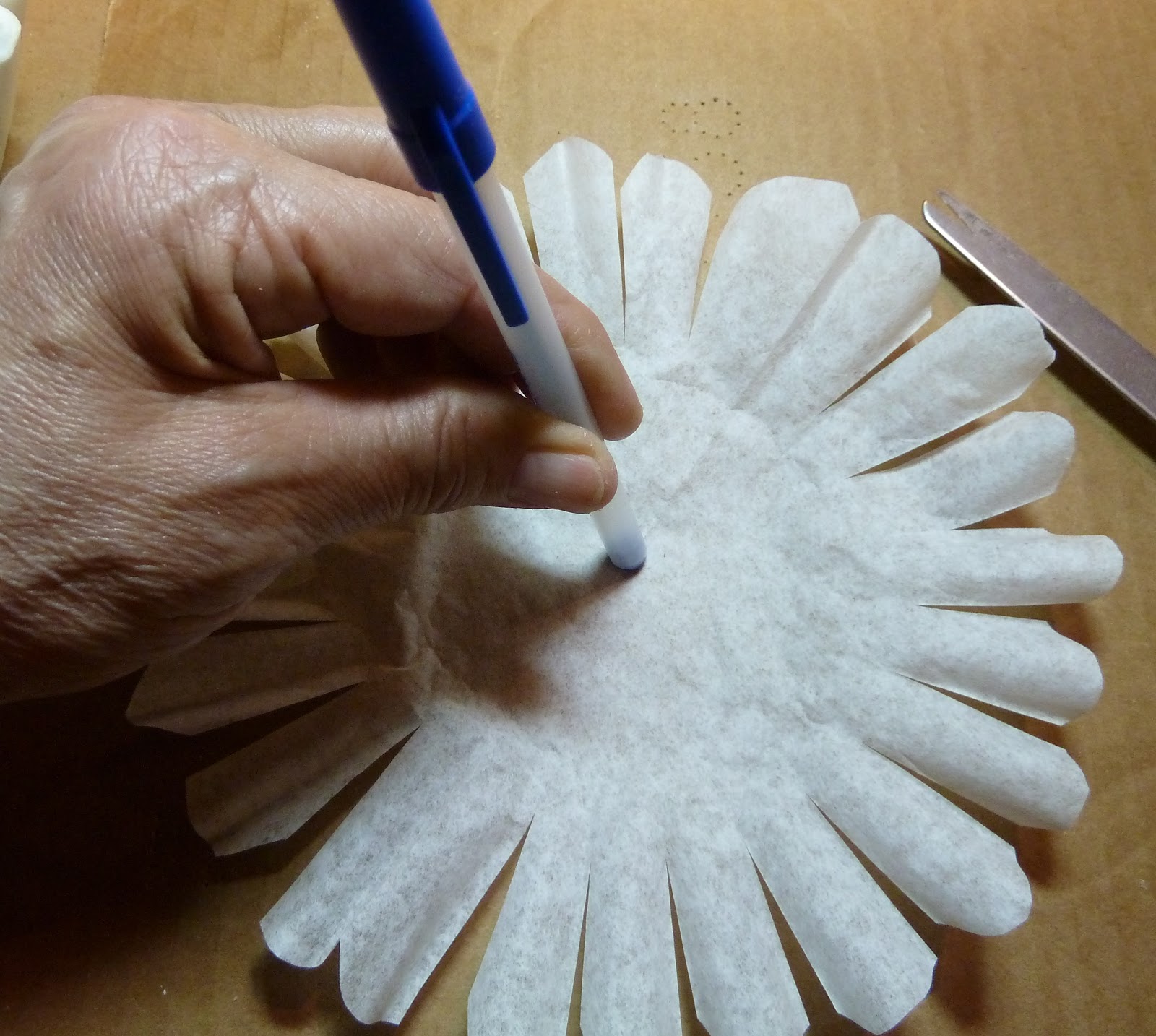 Make it easy crafts Coffee filter carnation pen