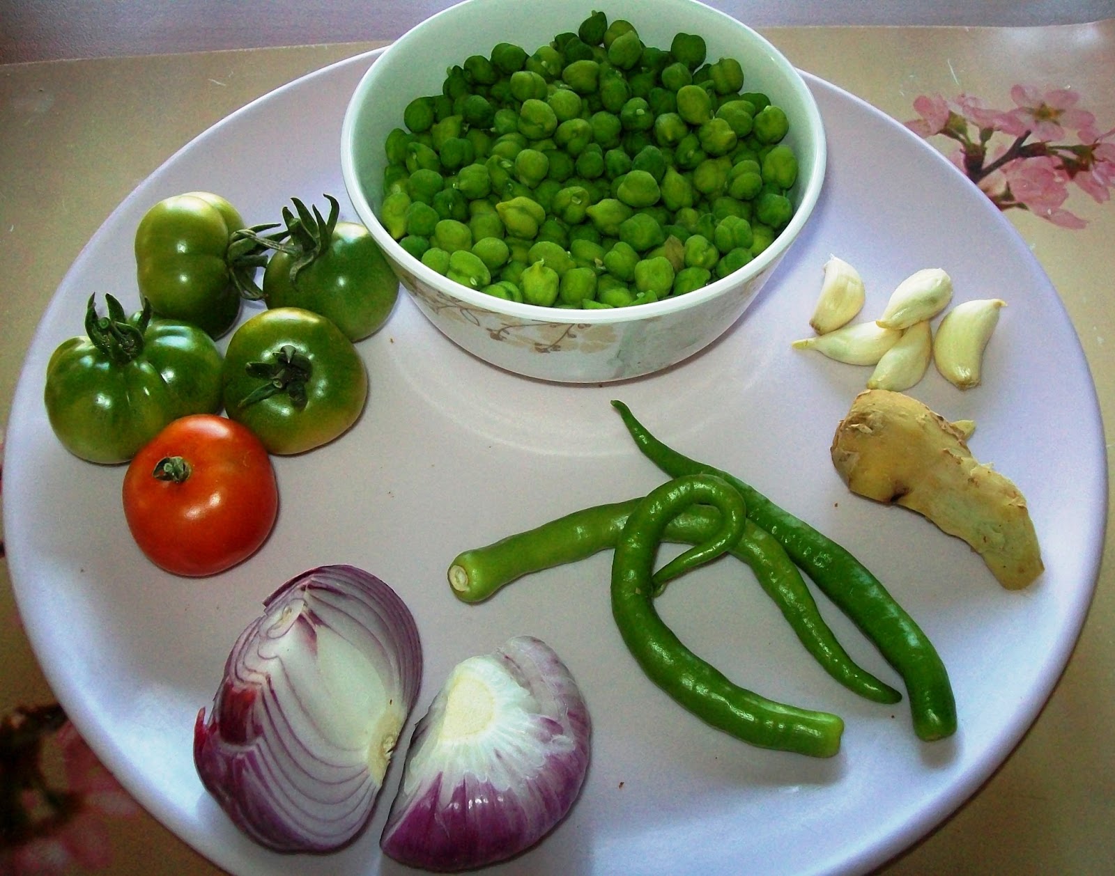 Lazeez Pakvaan ( Delicious Recipes from India) FRESH GREEN CHICKPEAS CURRY