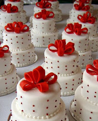 mini cakes cake cupcakes guest why cupcake tier christmas individual weddings simple guests instead