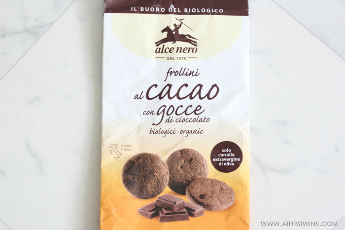 Empty bag of Alce Nero Chocolate chip chocolate cookies