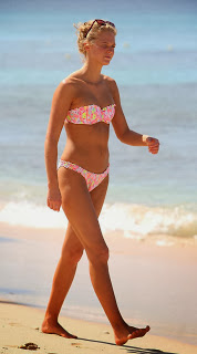 English: Erin Heatherton Pink Bikini Barbados