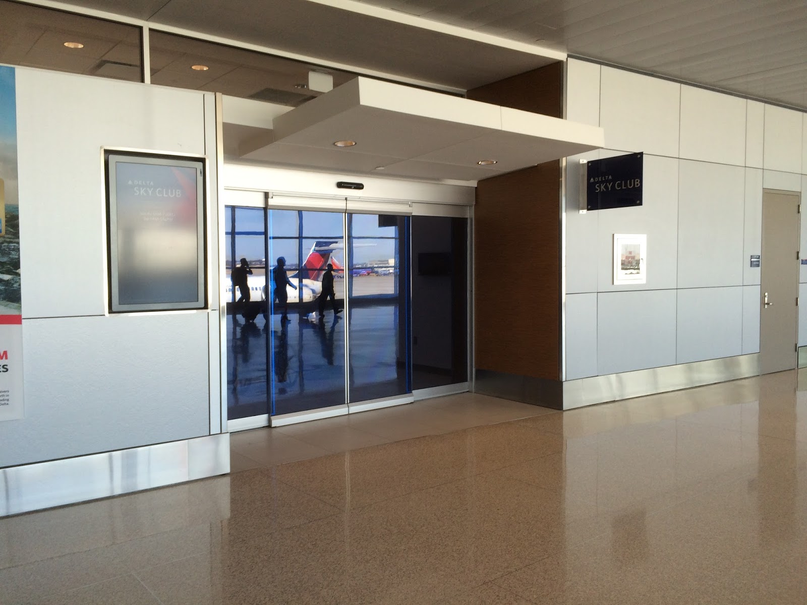 Flying From The Front: Review: Indianapolis (IND) Delta Sky Club