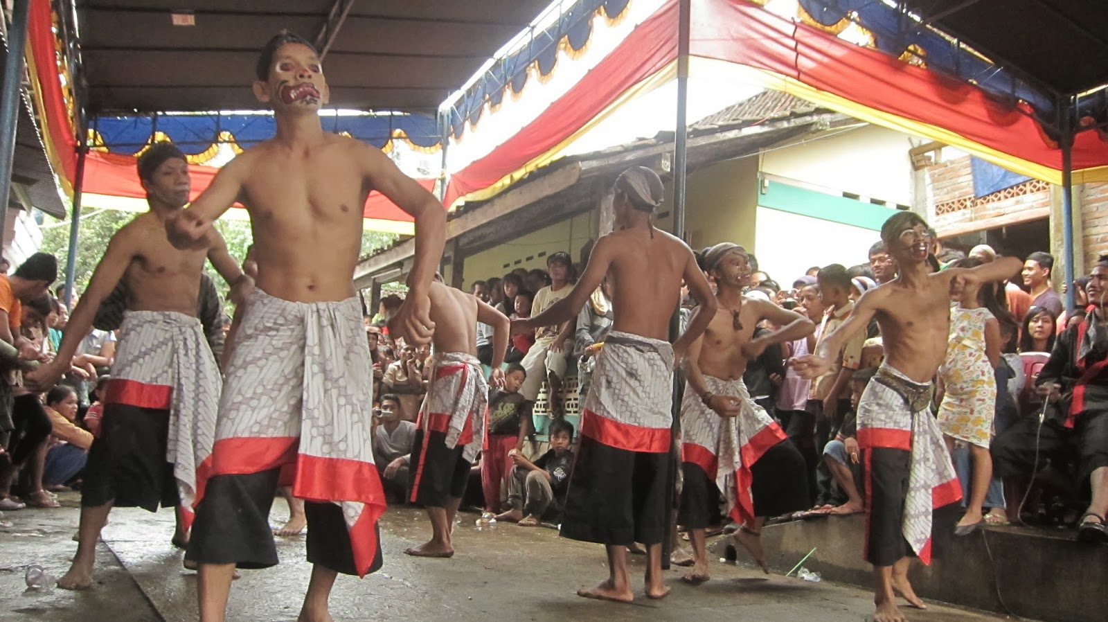 Lirik Lagu Atur Pambagyo Arsia Lirik