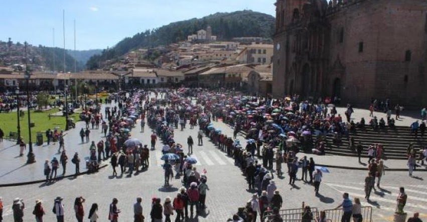 Este sábado se reanudaría diálogo entre docentes en huelga y el MINEDU Este sábado se reanudaría diálogo entre docentes en huelga y el MINEDU