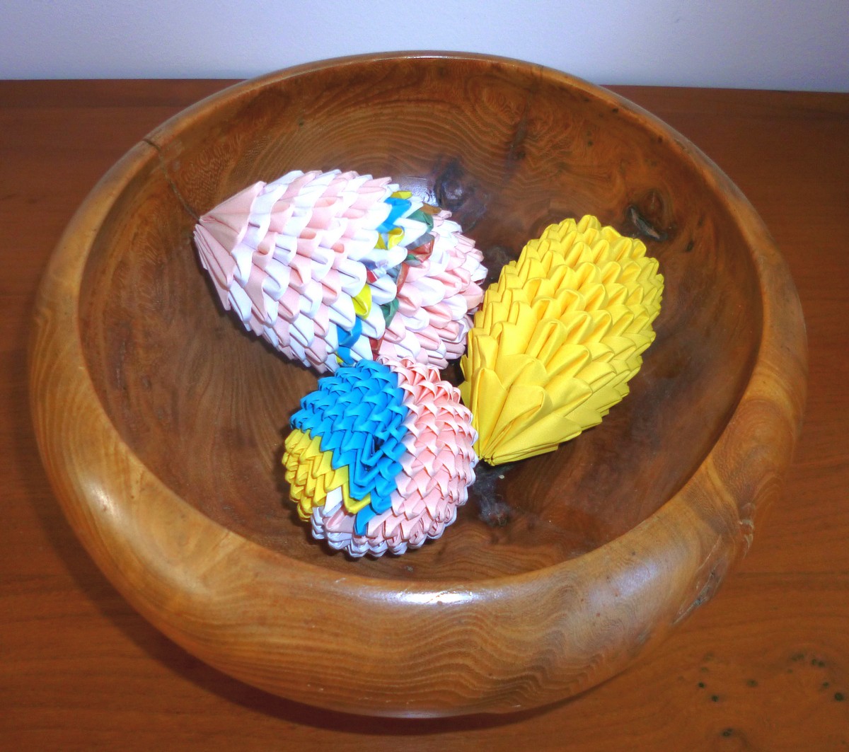 je m'éclate avec mes 10 doigts Origami 3D pour faire des oeufs décoratifs