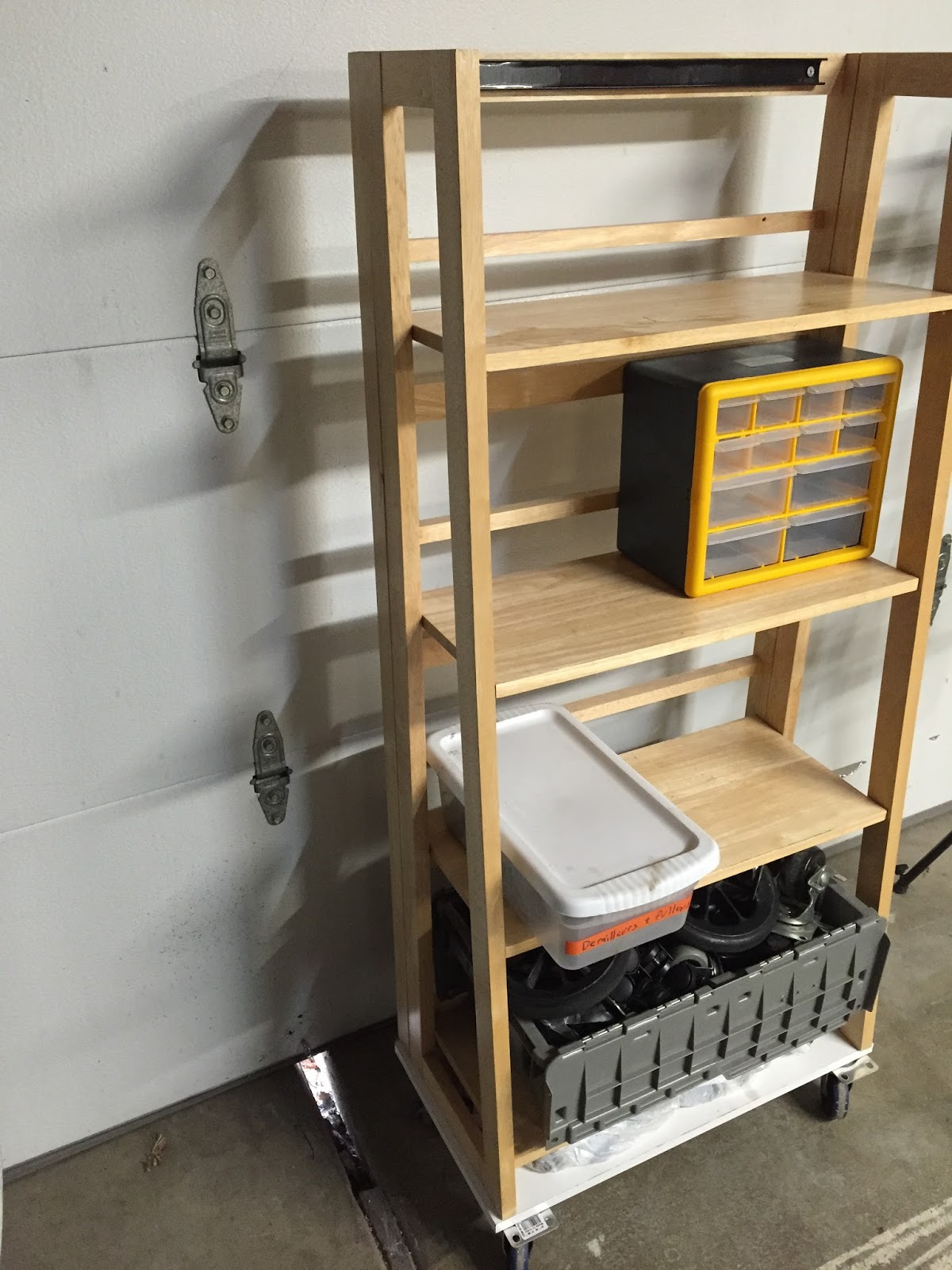 Стеллаж для инструментов