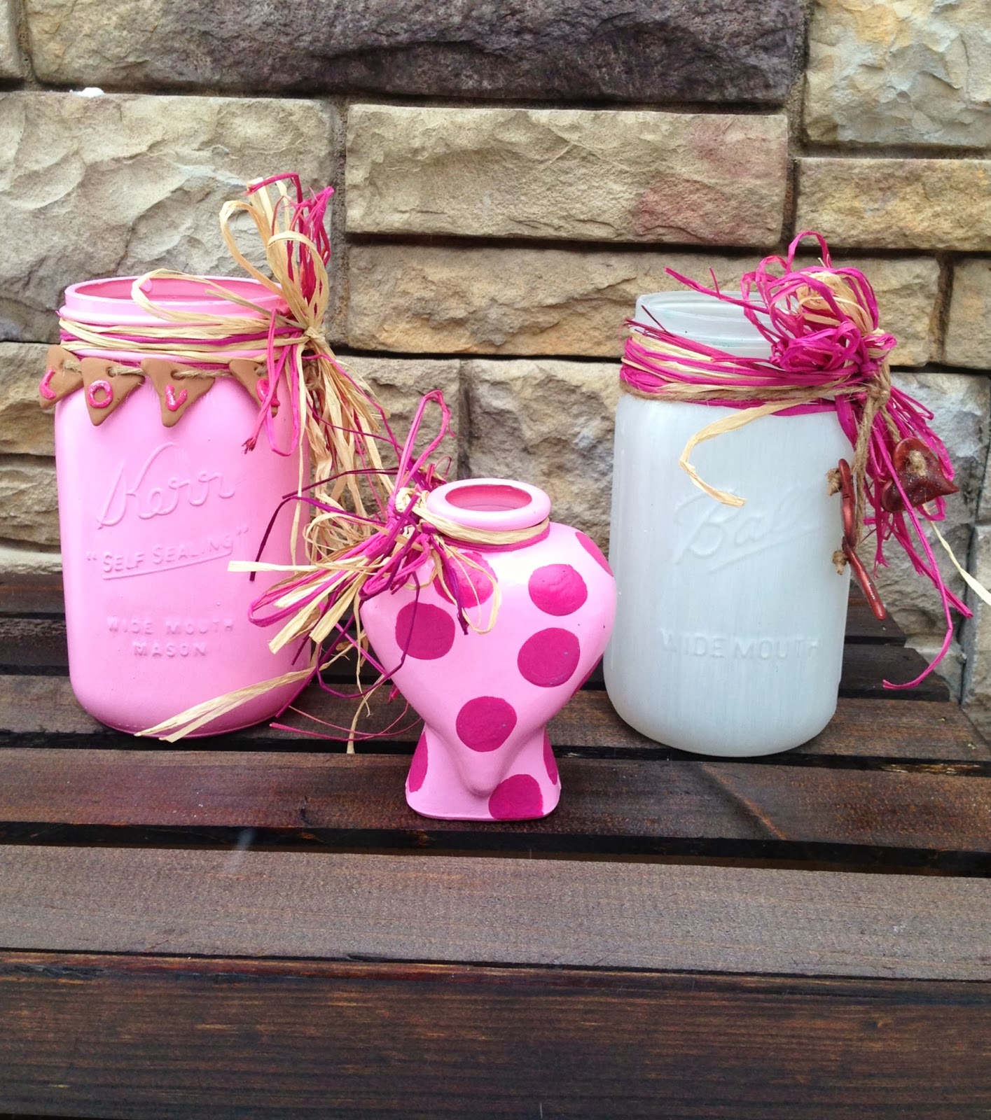 DIY Caught My Eye: Valentine's Day Mason Jars