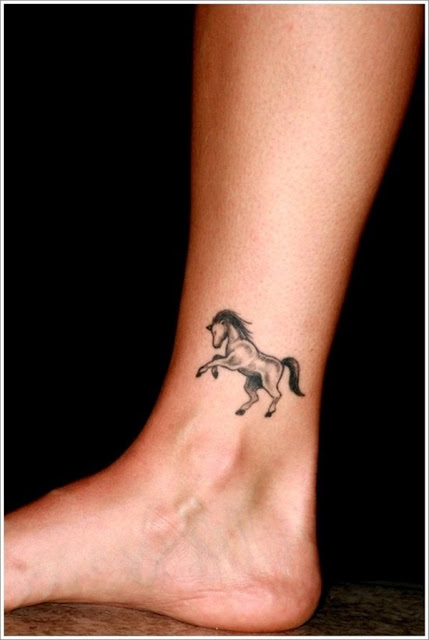 Tatuagens femininas para os tornozelos Tatuagens femininas para os tornozelos