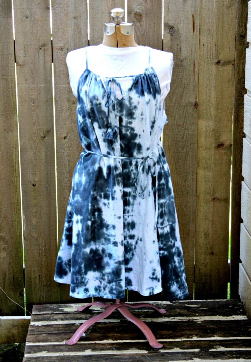 iLoveToCreate Blog: Tie Dye a Swimsuit Cover Up
