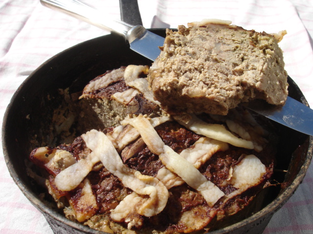Kochbuch für Max und Moritz: Französische Bauernterrine für Bushcooks ...