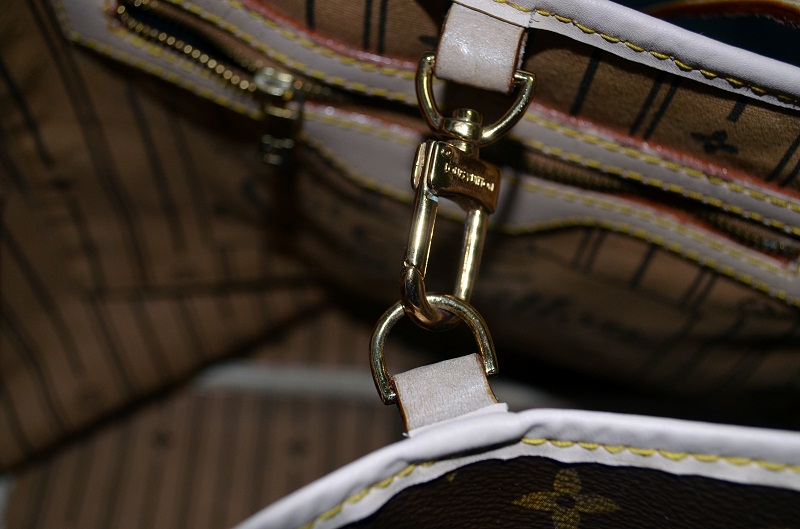 White Trash AUTHENTIC LEATHER LOUIS VUITTONS BAG(sold)