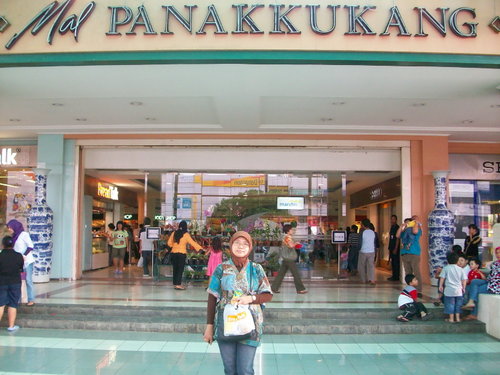 coretan iseng gerie lapantigabelas: 3 bulan Ku di Makassar. Apa menariknya?