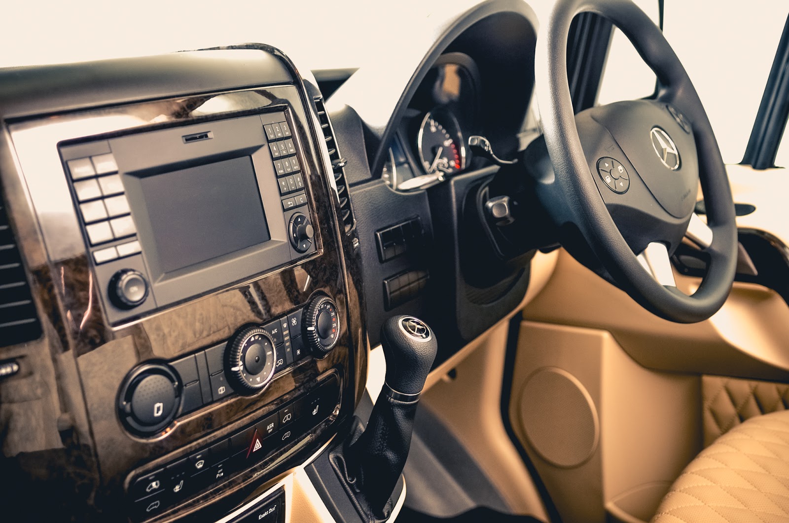 Mercedes Senzati Jet Sprinter | Asegurar el Auto