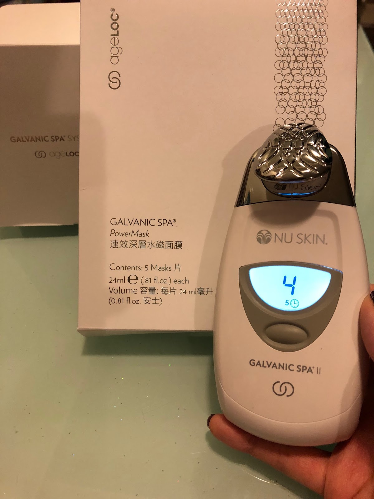 Nu Skin PowerMask 牽引水分磁場，幫皮膚｜小周董世界