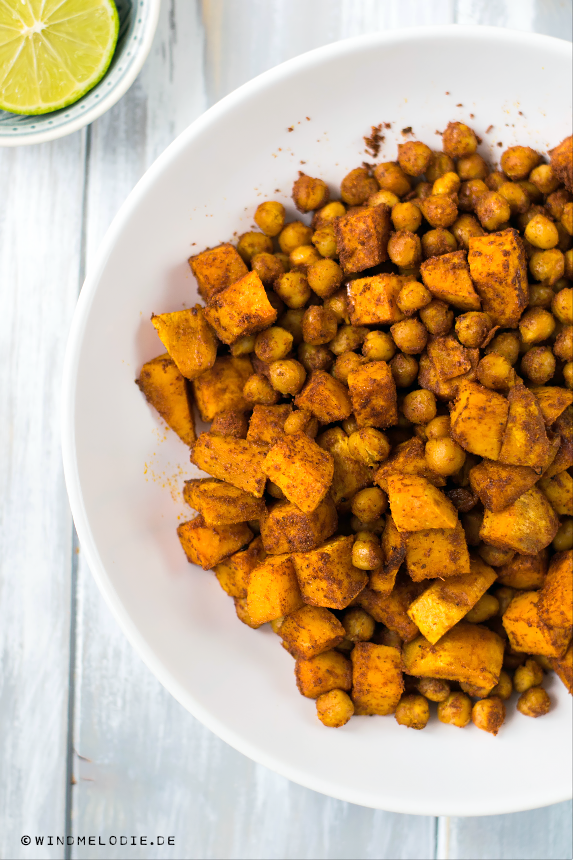 Tandoori Kichererbsen Indisch Süßkartoffeln aus dem Ofen Tandoori Kichererbsen Indisch Süßkartoffeln aus dem Ofen