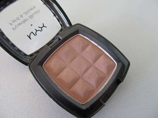 рум’яна для скульптування обличчя NYX Powder Blush у відтінку TAUPE 