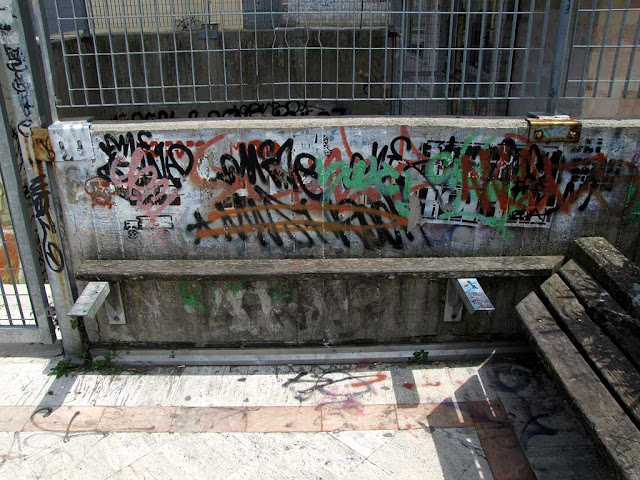 Dilapidated bench, piazza Attias, Livorno