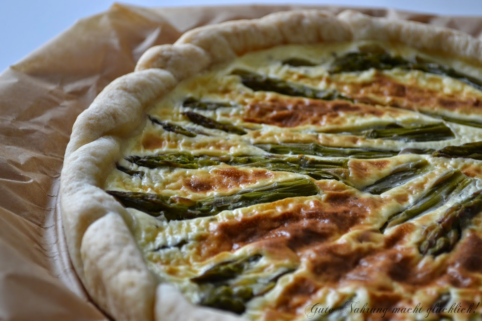 Gute Nahrung macht glücklich : Schnelle Quiche mit grünem Spargel