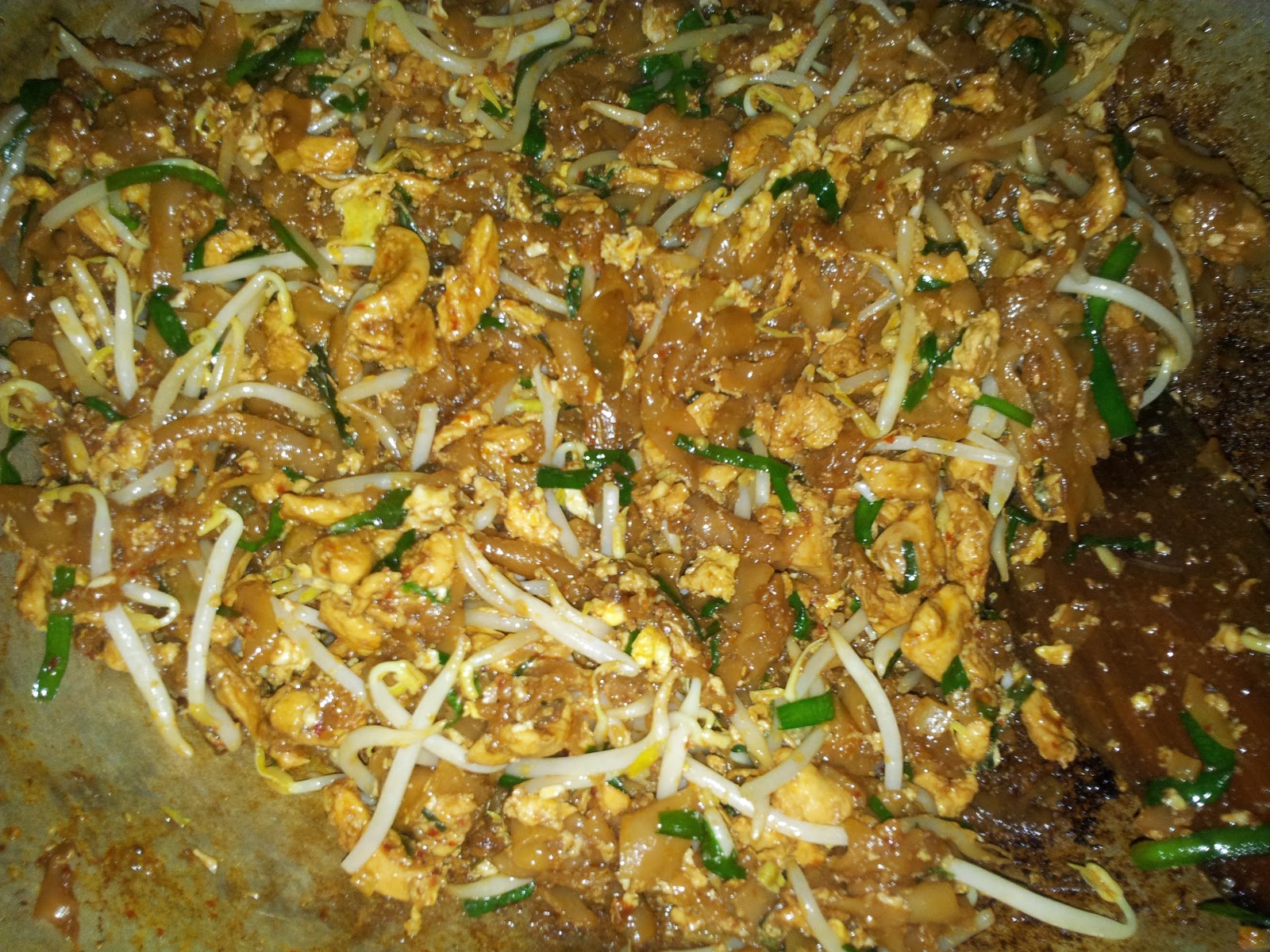 Sumanarthy's Kitchen: Char Kway Teow/ Flat Noodle Stir Fry