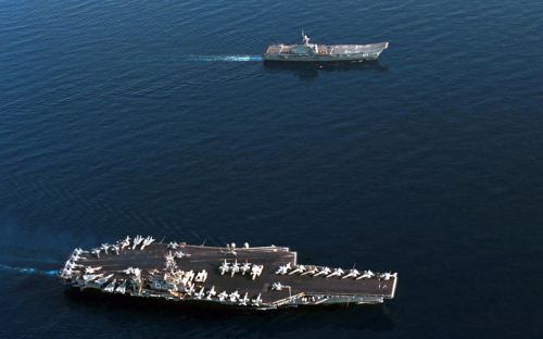 HTMS Chakri Naruebet dan USS Kitty Hawk